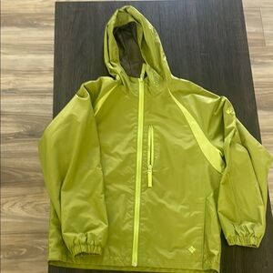 Columbia Green Raincoat Lightweight Hooded Design